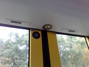 Vorrichtung zur Fahrgastz&auml;hlung im Einstiegsbereich eines Schienenfahrzeugs